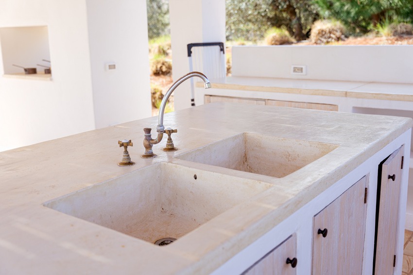Trullo Petrarolo outdoor kitchen on terrace