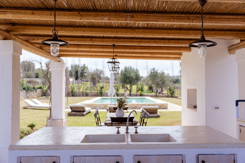 Trullo Petrarolo peaceful countryside stay with terrace