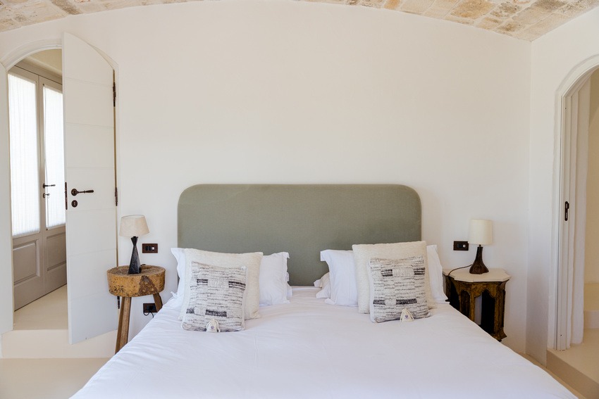 Trullo Petrarolo bedroom with traditional Apulian design