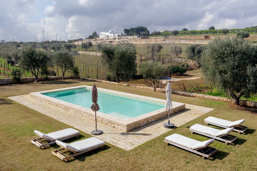 The private swimming pool at Trullo Petrarolo · 4
