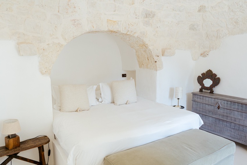 Bedrooms and bathrooms at Trullo Petrarolo · photograph 8